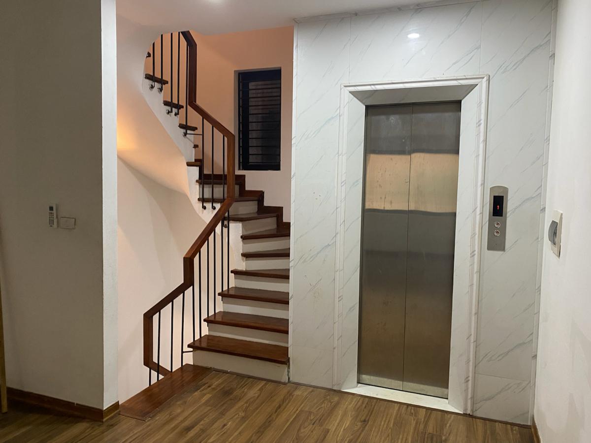 NGUYỄN CHÍ THANH - ĐỐNG ĐA- KINH DOANH- THANG MÁY- NỞ HẬU- VĂN PHÒNG- HAI THOÁNG ~ 11 TỶ