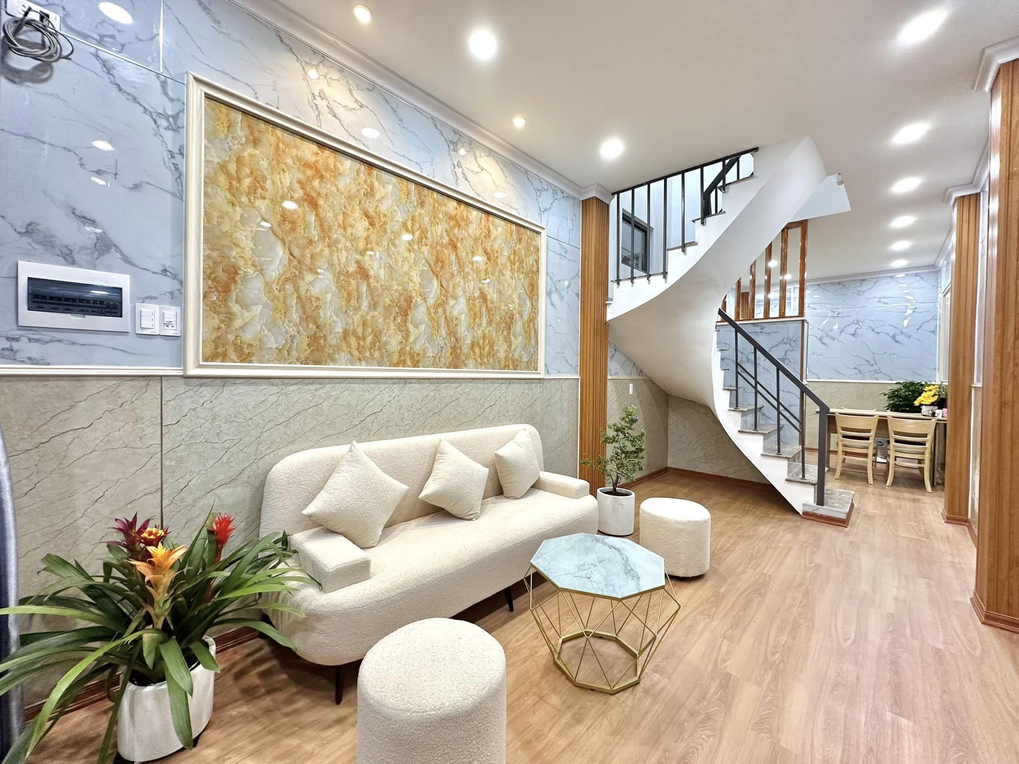 Bán Nhà Đẹp Hồng Tiến Long Biên, 59 m², 4 tầng, Giá Tốt 0902318198