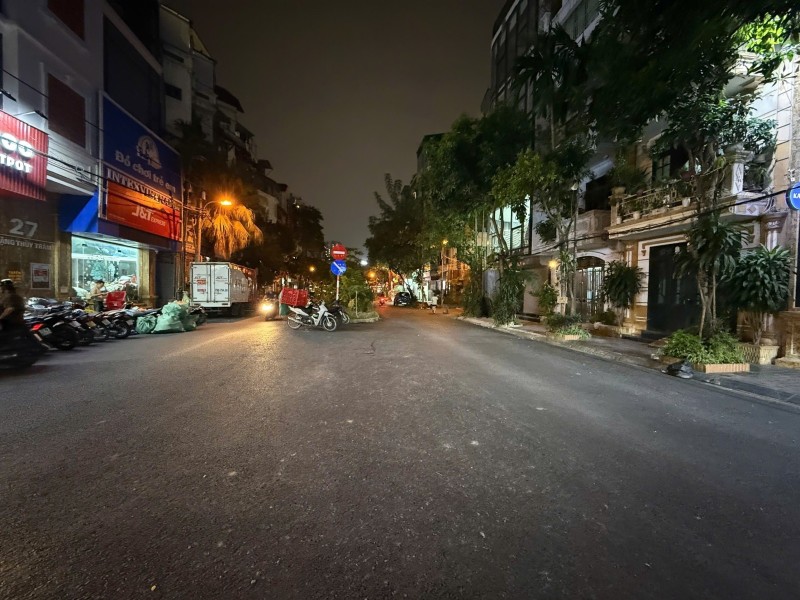 Nhà mặt phố Đặng Thùy Trâm, Cầu Giấy. 55m2; 4 tầng; MT 7m; KD, Giá 23 tỷ MẶT PHỐ KINH DOANH ĐỈNH