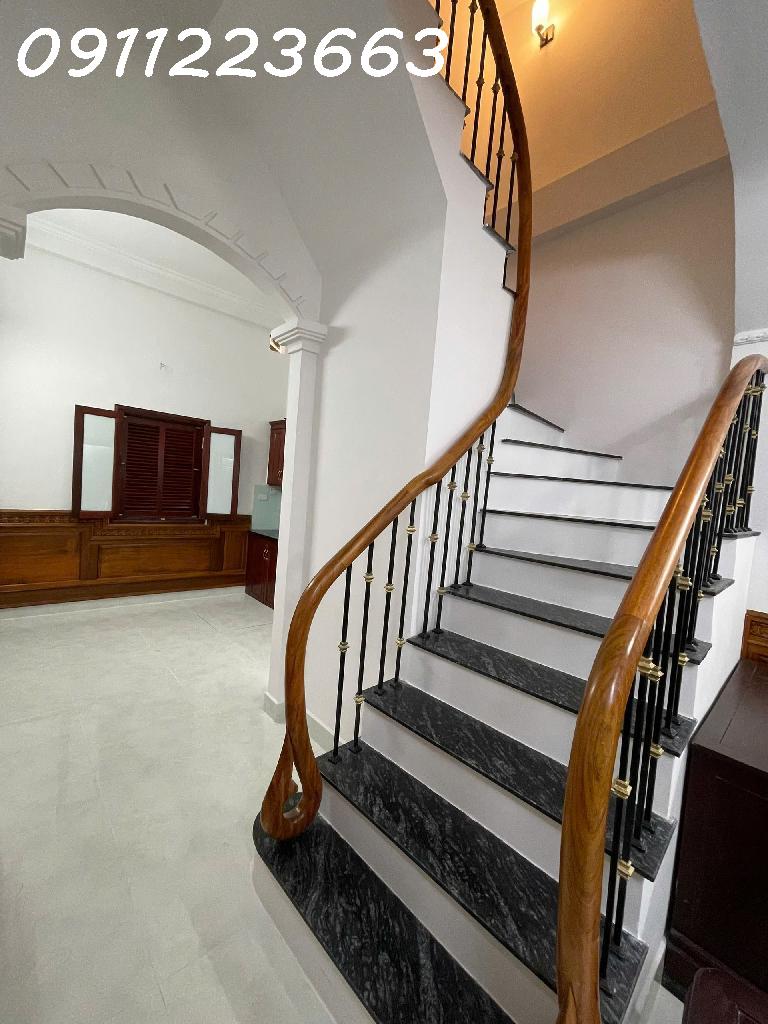 NHÀ DÂN XÂY TẠI MINH KHAI - 2 THOÁNG - NỘI THẤT GỖ LIM CAO CẤP