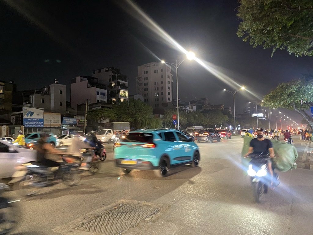 Chính chủ bán gấp nhà tại Nam Dư Hoàng Mai 40m2 5 tầng 4m mặt tiền hơn 5 gần phố kinh doanh sầm uất