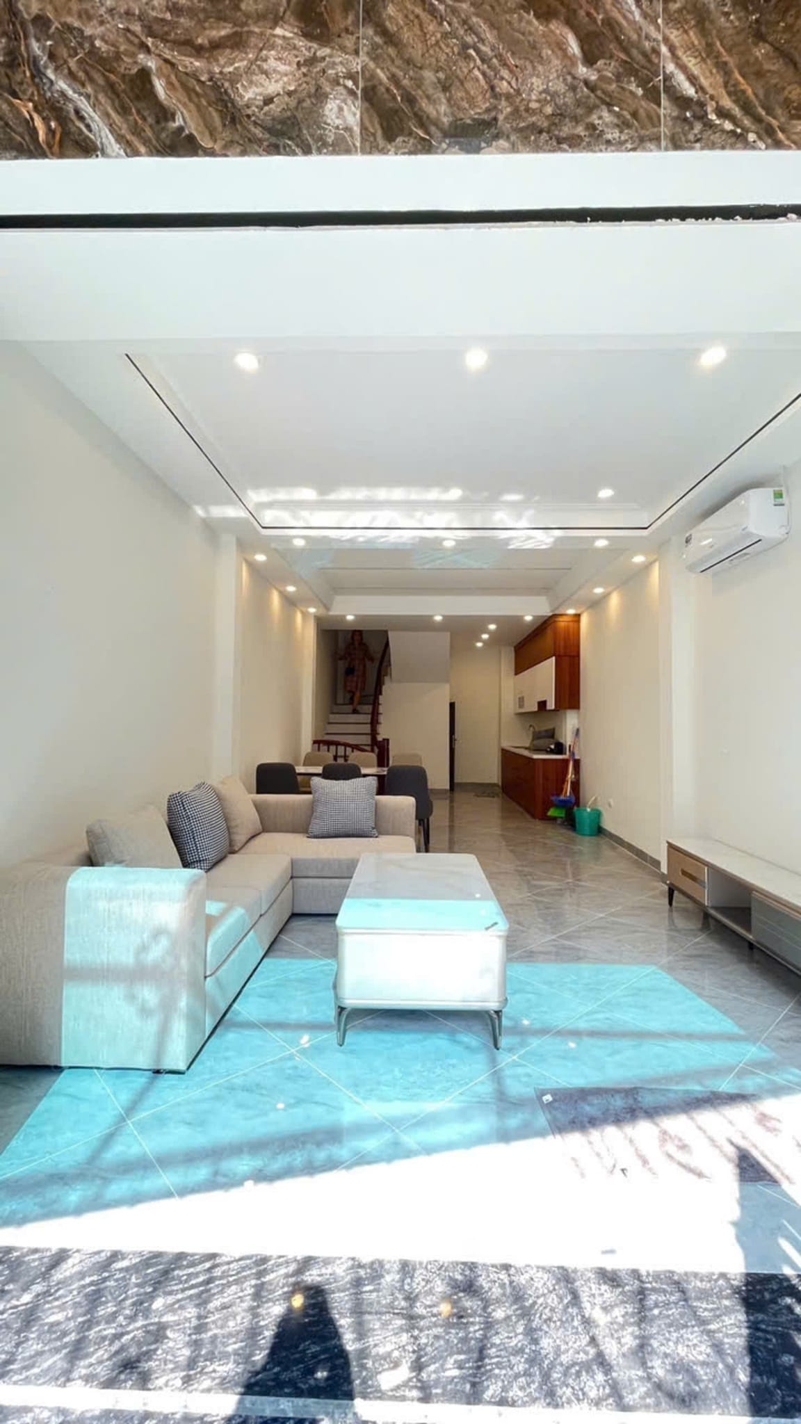 BÁN NHÀ PHẠM VĂN ĐỒNG– oto –ô chờ thang máy –gần phố 65m 5 tầng 12.3tỷ