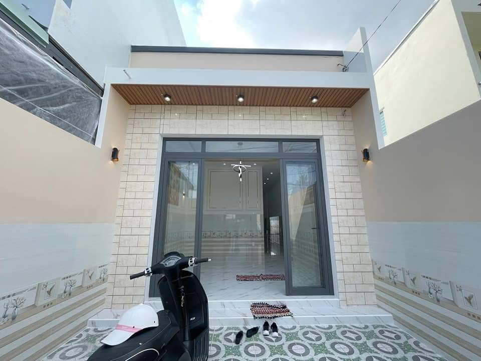 Nhà Cấp 4 cửa trước sau thoáng mát 82m2 gần ngay trường THCS Bình Chánh Giá 715 Triệu