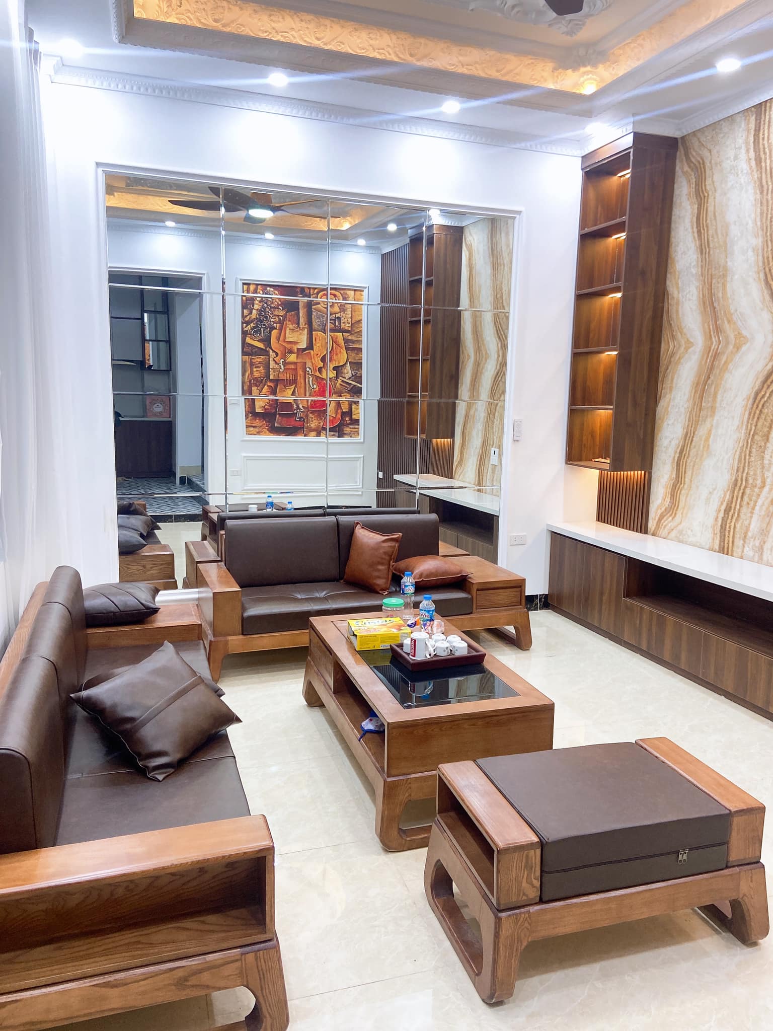 Cực hiếm! Bán nhà Trần Hưng Đạo 35m2 x 4 tầng, mặt tiền 8.1m, nhỉnh 10 tỷ, ngõ rộng thoáng nông