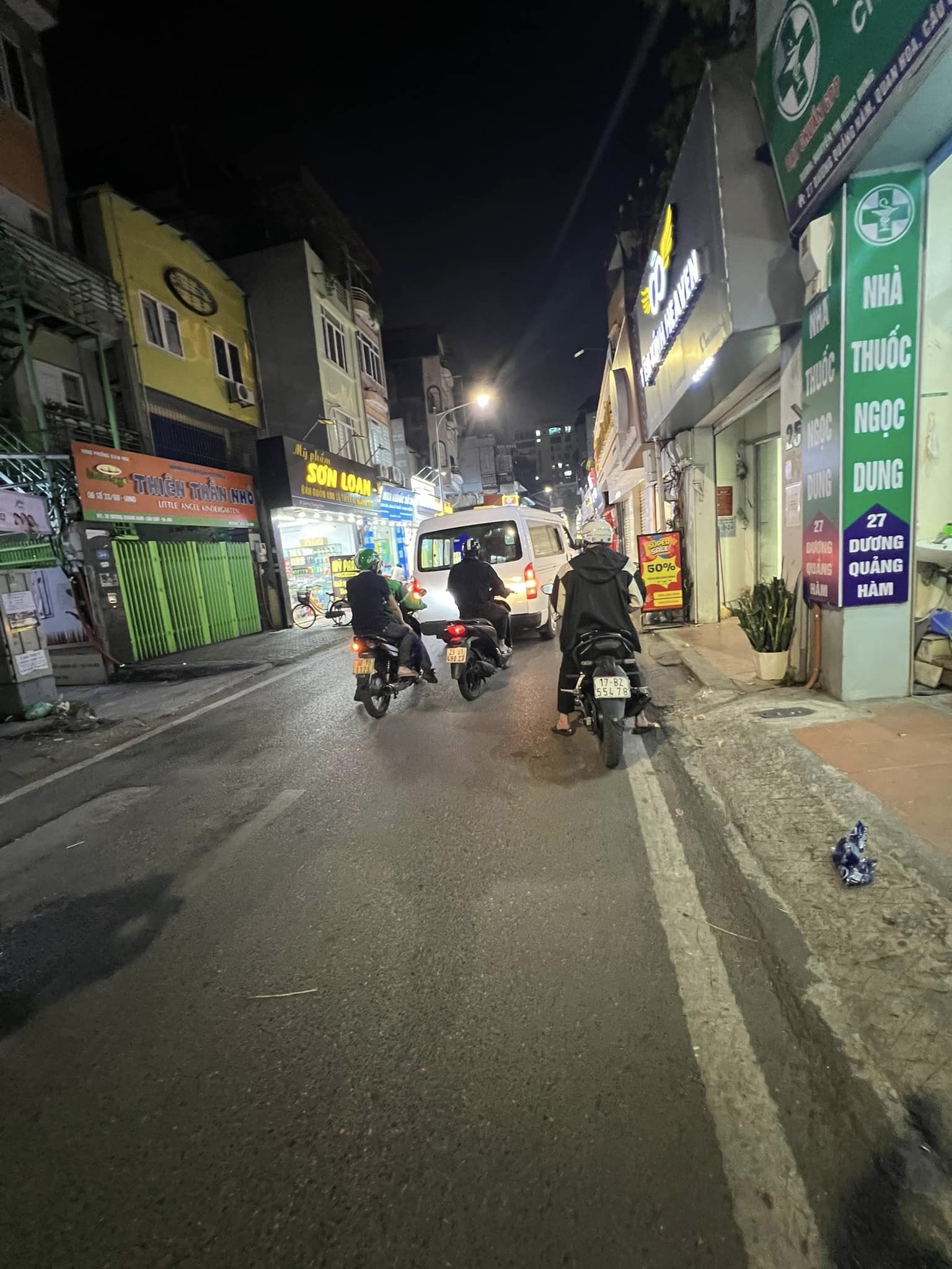 Bán nhà mặt phố Dương Quảng Hàm, Cầu Giấy, 103m², mặt tiền 4.5m, giá 31.5 tỷ 098 607 3333