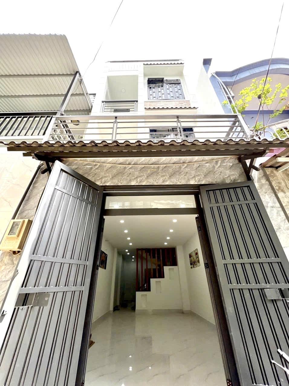 NHÀ 4 TẦNG THIẾT KẾ ĐẸP - HẺM NHỰA 5M - ĐI BỘ RA CHỢ ĐÔNG QUANG.