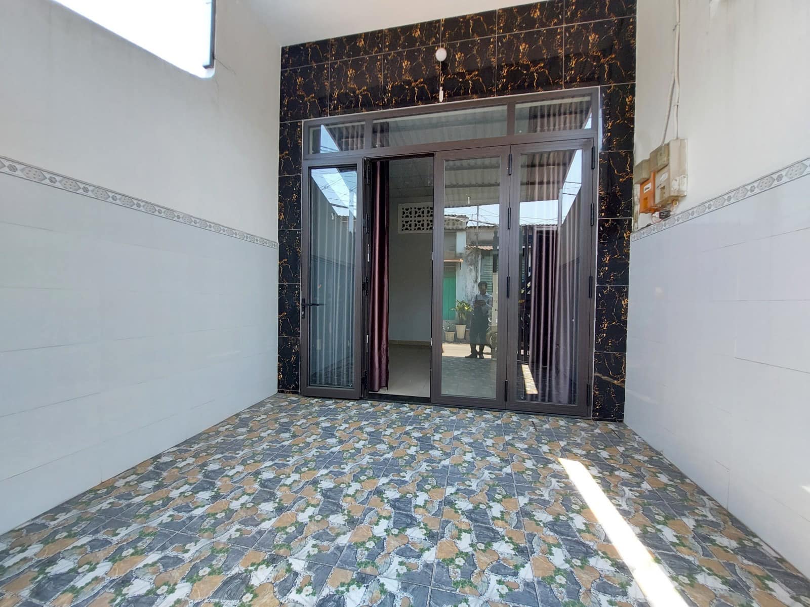 NHÀ CÁCH MT LÊ LỢI 20M - HXH THÔNG - TT HÓC MÔN - 74M2. Chỉ 3,7 TỶ TL.