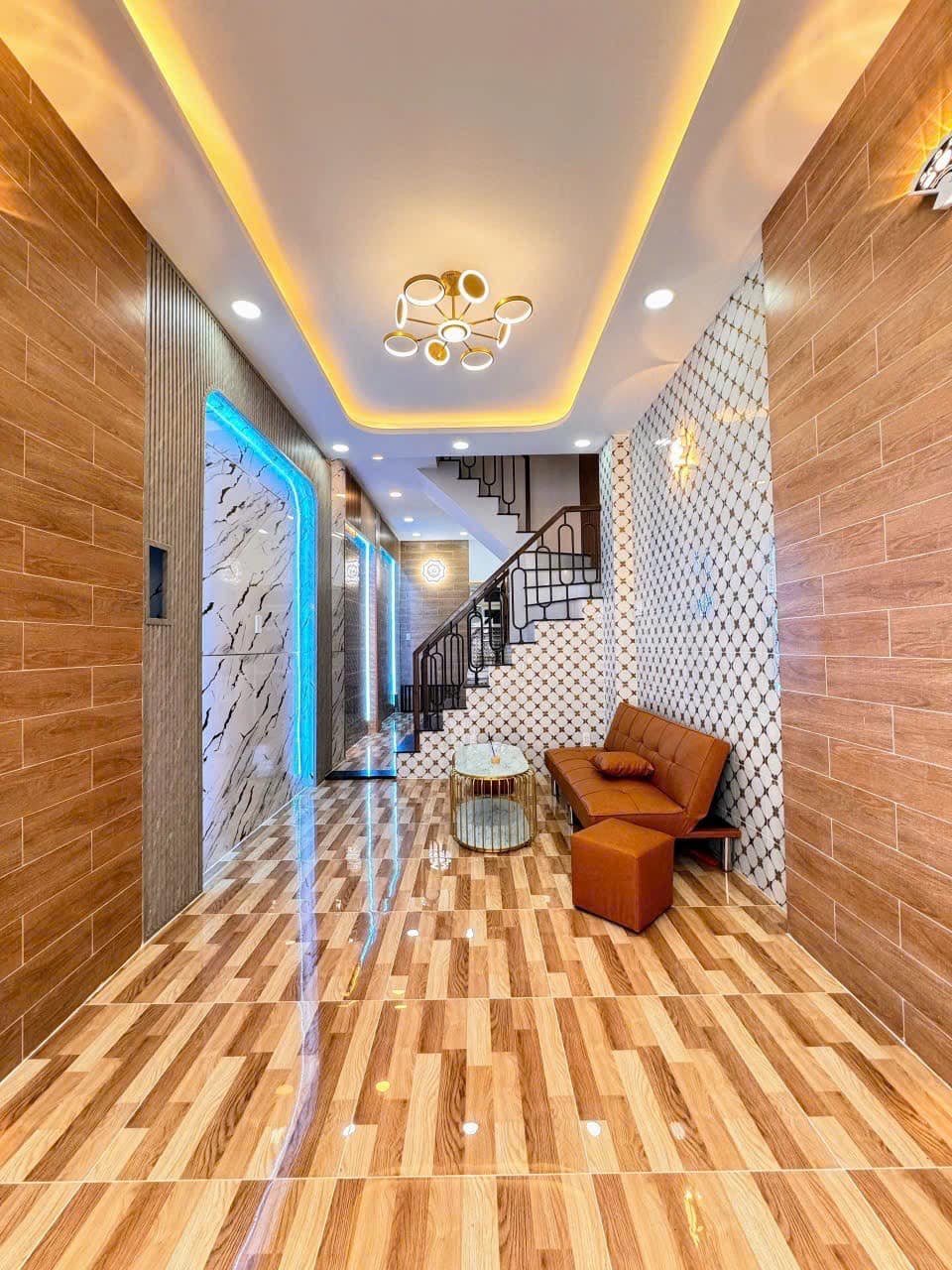 NHÀ 3 TẦNG TK SANG TRỌNG HXH 7 CHỖ CHIẾN LƯỢC B.TÂN - CHỈ 3.7 TỶ TL