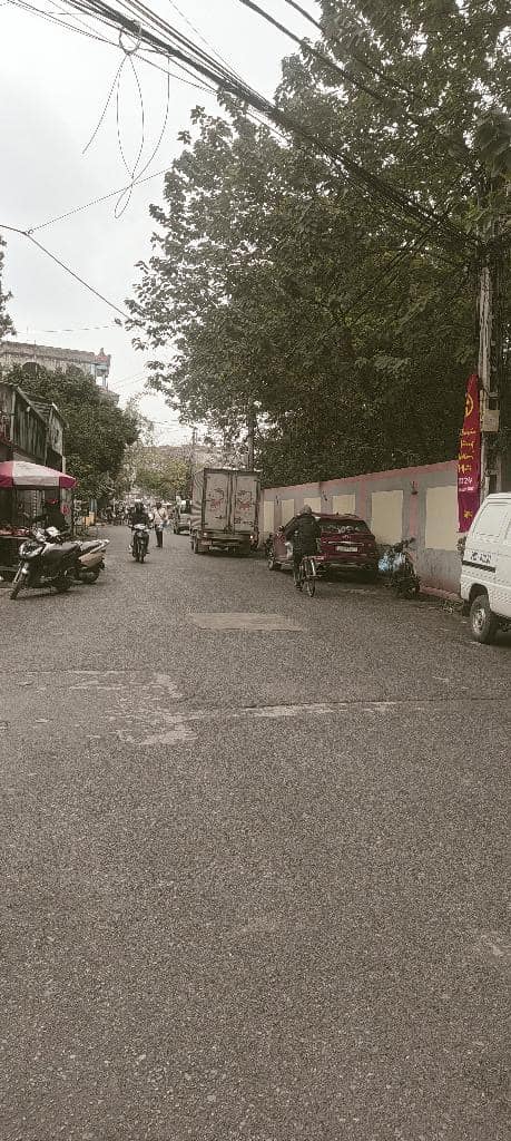 BÁN ĐẤT CHÍNH CHỦ TẠI KIM QUAN- LONG BIÊN. DIỆN TÍCH 50M, MẶT TIỀN 6.5M. VỊ TRÍ ĐẸP Ô TÔ QUA LẠI, KHU MUA SẮM SẦM UẤT,