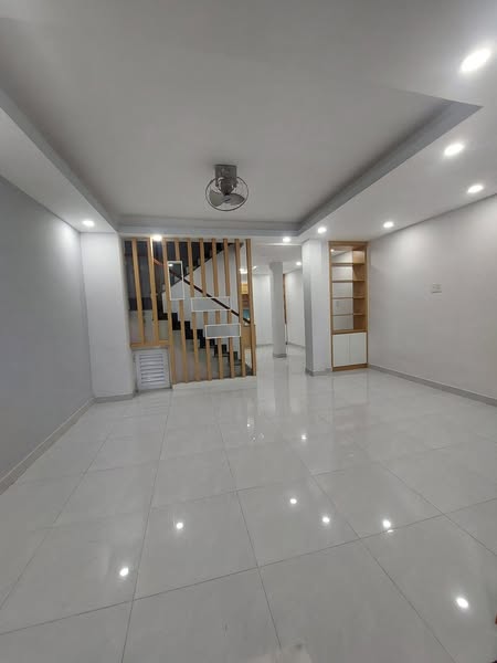 Hẻm Ôtô Đường Điện Biên Phủ Phường 11 Quận 10 .