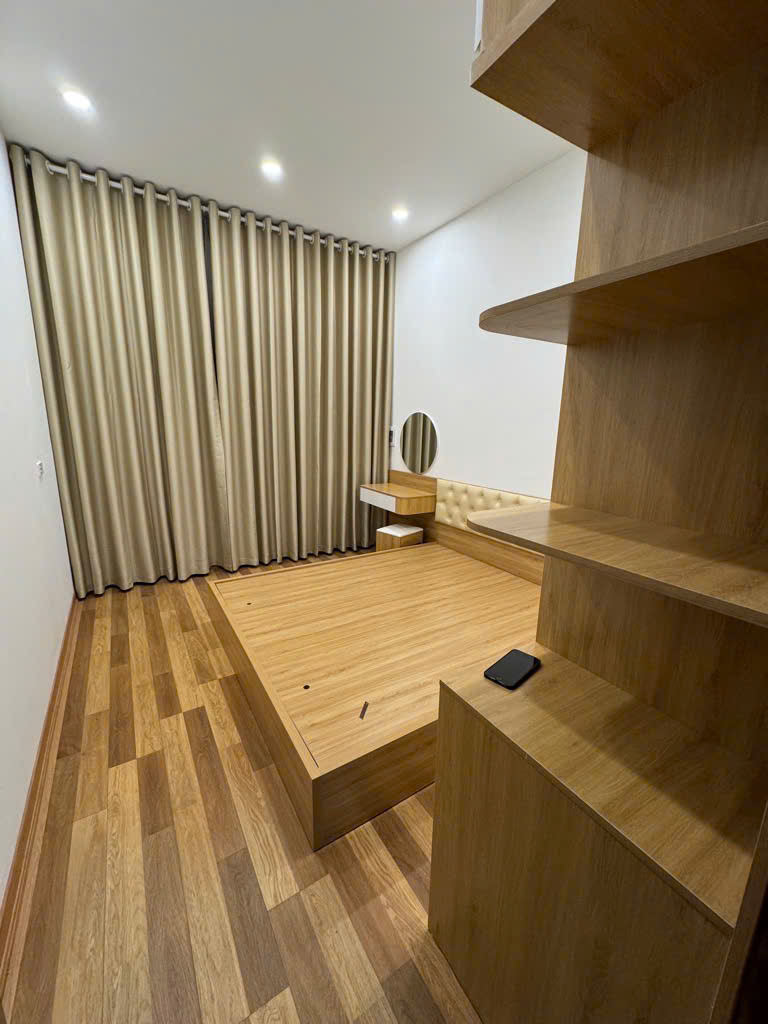 BÁN NHÀ NGỌC THUỴ - DÂN XÂY CỰC CHẮC CHẮN - FULL NỘI THẤT - NGÕ OTO ĐỖ CỬA - GẦN 40m x 4 TẦNG GIÁ 6.x tỷ