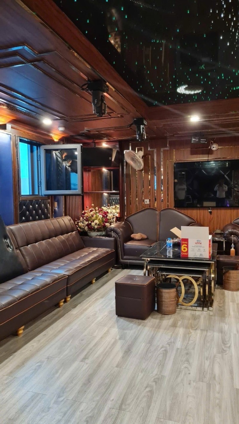 Mặt phố Phan Văn Trường, Cầu Giấy. 99m2; 10 tầng, TM; MT 10m; Giá 68.5 tỷ MẶT PHỐ VIP - KINH DOANH ĐỈNH - 10 TẦNG THANG MÁY