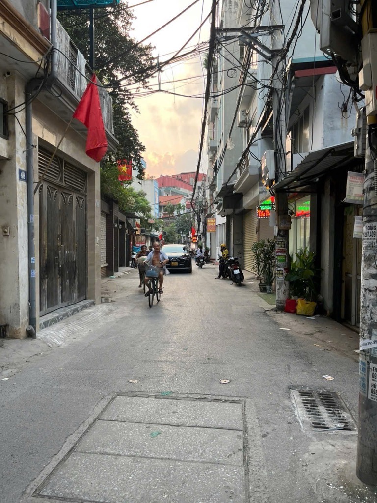 Chính chủ bán gấp nhà Nguyễn Chính Thịnh Liệt Hoàng Mai 95m2 8m mặt tiền 15 tỷ kinh doanh sầm uất, mặt đường ô tô