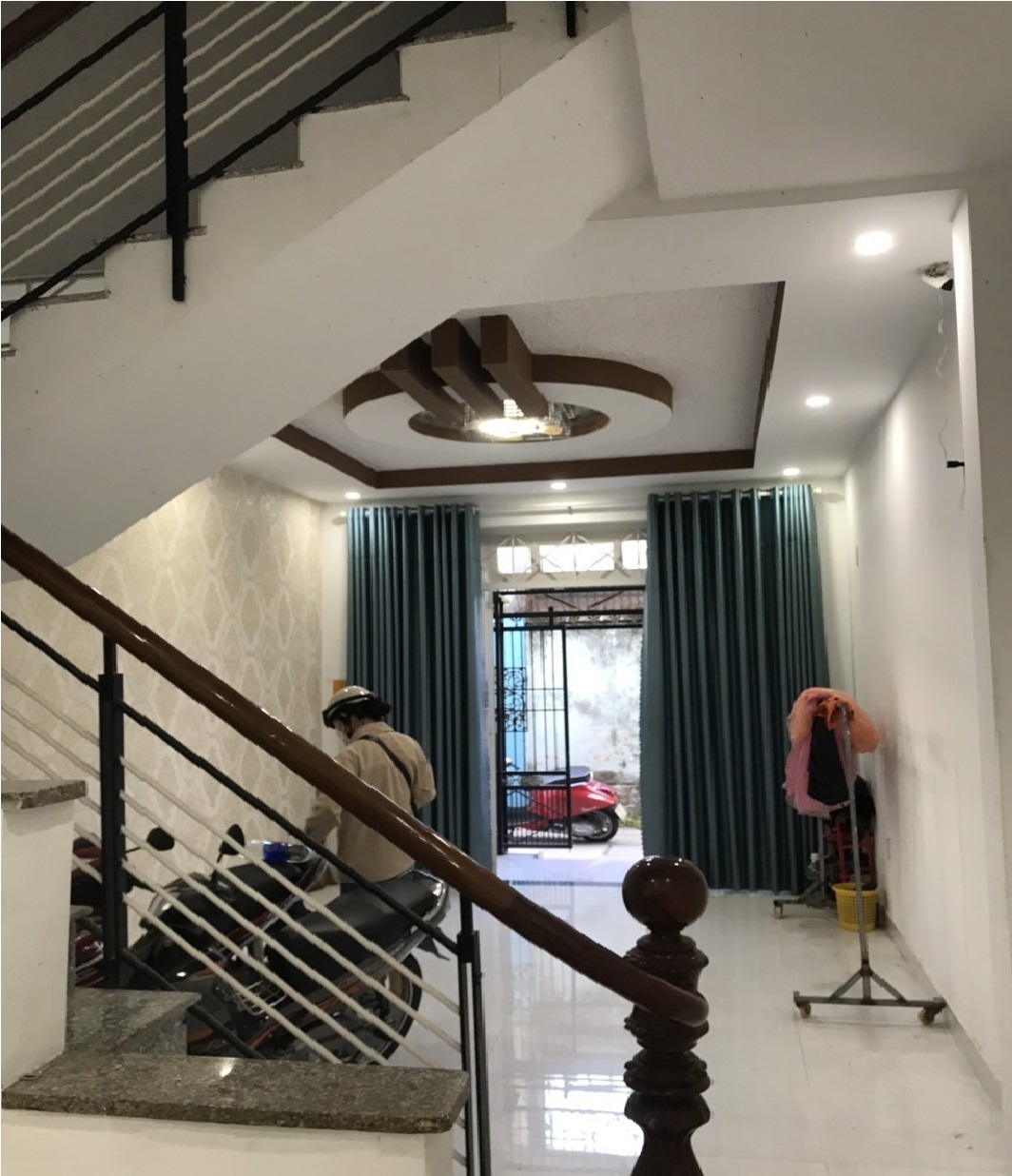 ♣ Nhà gần MT Nguyễn Du, 4 tầng, 6 Phòng KD, thu hơn 20tr/th 3.x tỷ