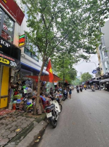 Bán nhà Trung Tâm Thanh Trì 30m Lô góc Ngay chợ Văn Điển ở ngay giá 3.85 tỷ