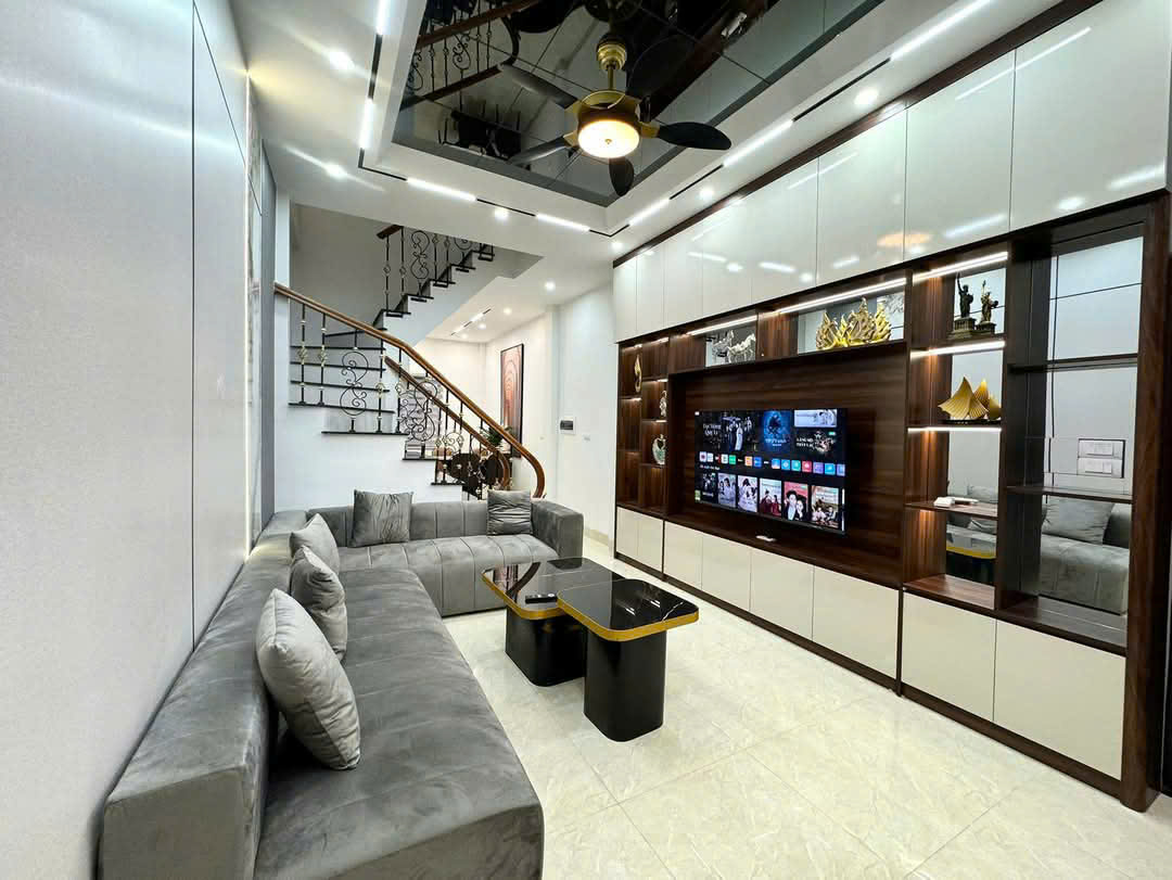 Bán nhà đẹp Vương Thừa Vũ quận Thanh Xuân, dt 40m2, 4 tầng, Lô góc, nhỉnh 8 tỷ, khu vip