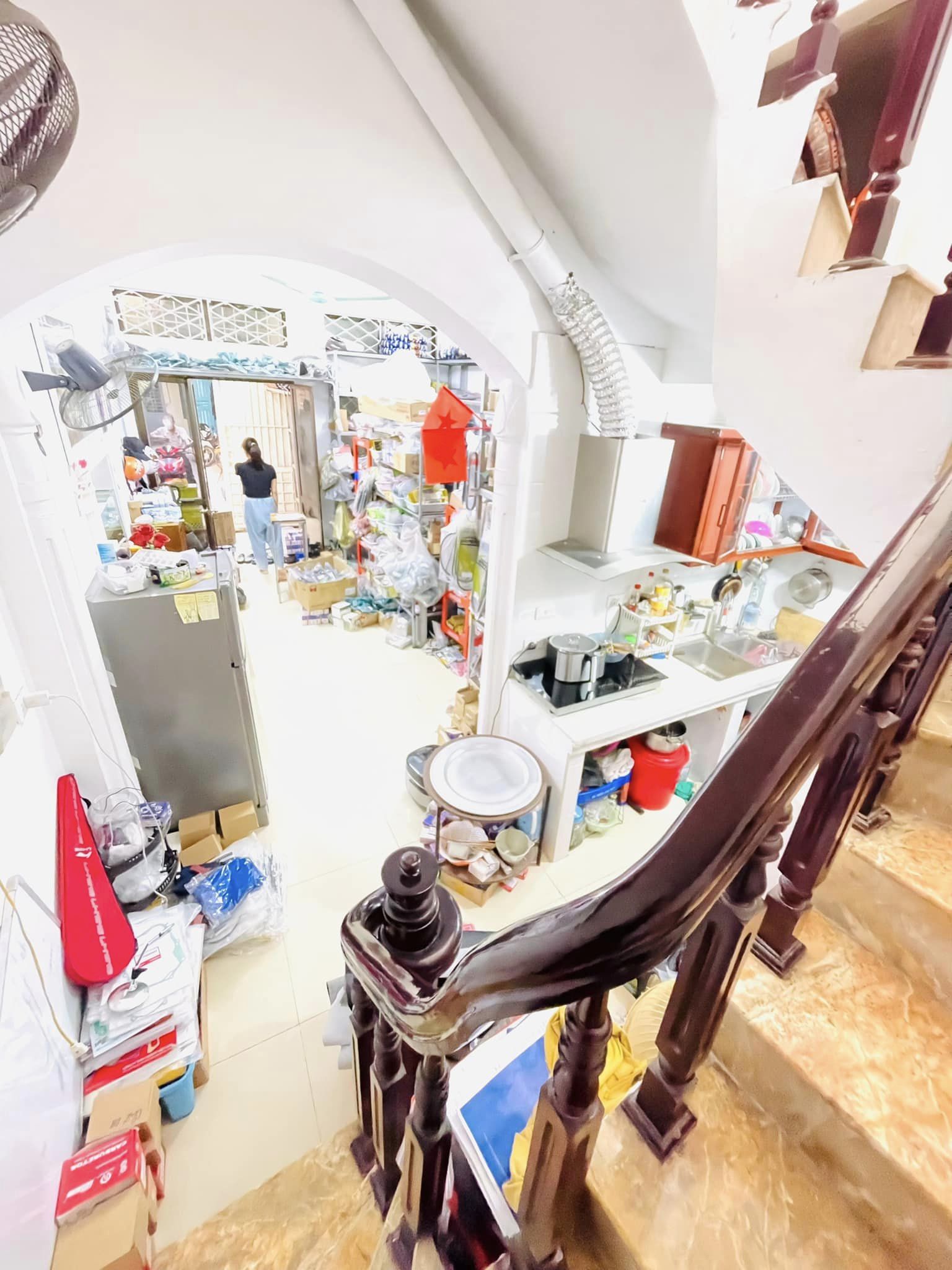 Cần bán gấp nhà phố Yên Hòa 40m2, 3t, nhà dân xây, 2 mặt thoáng, hơn 6 tỷ