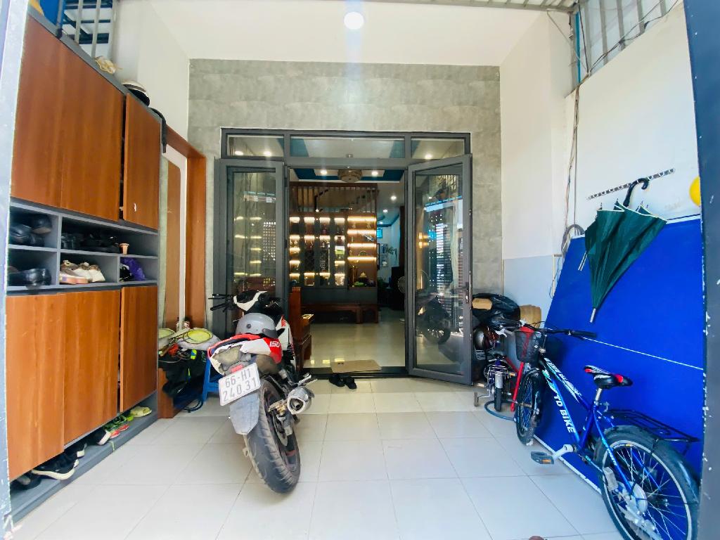 Bán nhà Bưng Ông Thoàn, Phú Hữu Quận 9, HXH, 52M2*3 Tầng, Chủ Tặng full nội thất, Gía chỉ 5.4 Tỷ TL