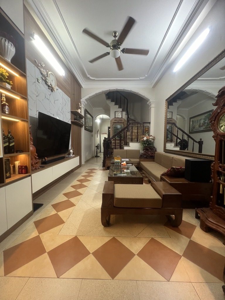 NHÀ NGỌC THỤY-KHU PHÂN LÔ - GẦN CÔNG VIÊN - 2 MẶT TIỀN -NGÕ THÔNG, GIÁ ĐẦU TƯ