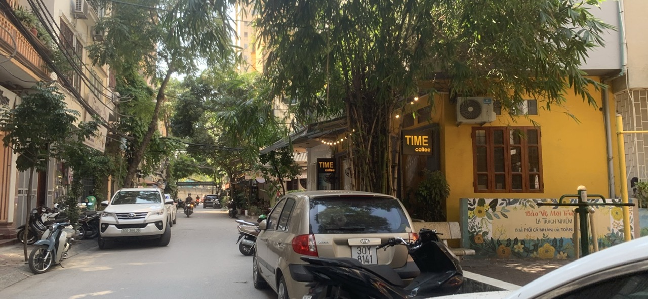 Bán nhà Hoàng Quốc Việt Cầu Giấy Hà Nội 50m Ôtô KD 13,6 tỷ. 0979353468