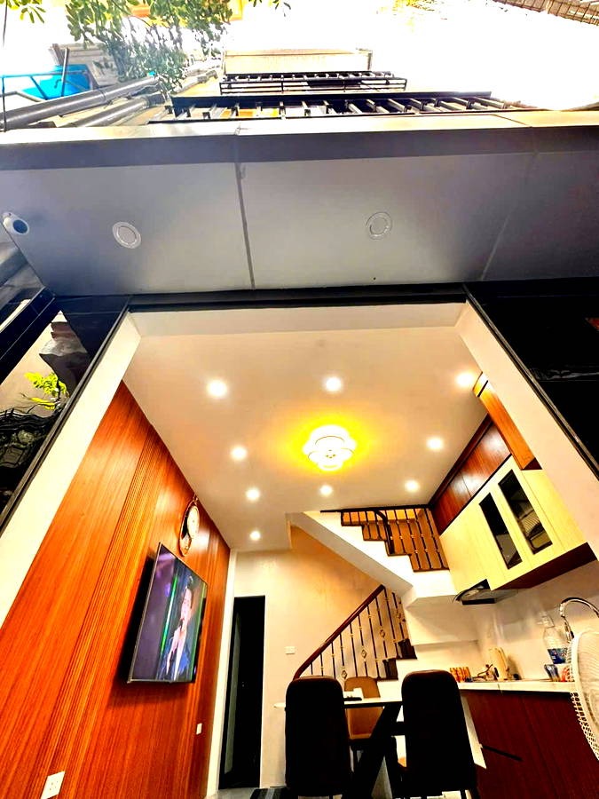 Bán nhà quận Tây Hồ, phố Thụy Khuê, quận Tây Hồ, 23m2 x 4 tầng đẹp, hiện đại, ngõ thẳng, rộng, thoáng sáng.
