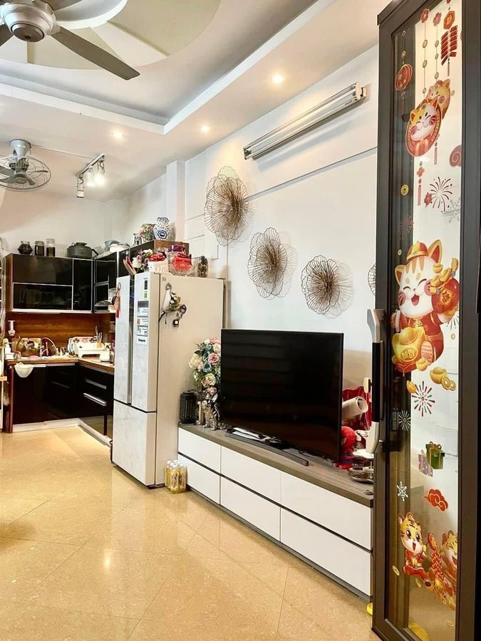 Bán nhà phố Thụy Khuê, quận Tây Hồ, 39m2, 5 tầng đẹp, hiện đại, mặt tiền 4,6m, gần mặt phố, 2 mặt thoáng, ngõ thẳng, rộng