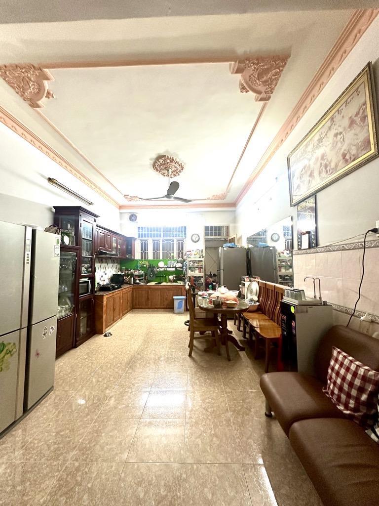 Nhà 3 Tầng, Linh Trung, Thủ Đức 5x18m, 3T Giá Rẻ Chỉ Hơn 5 Tỷ