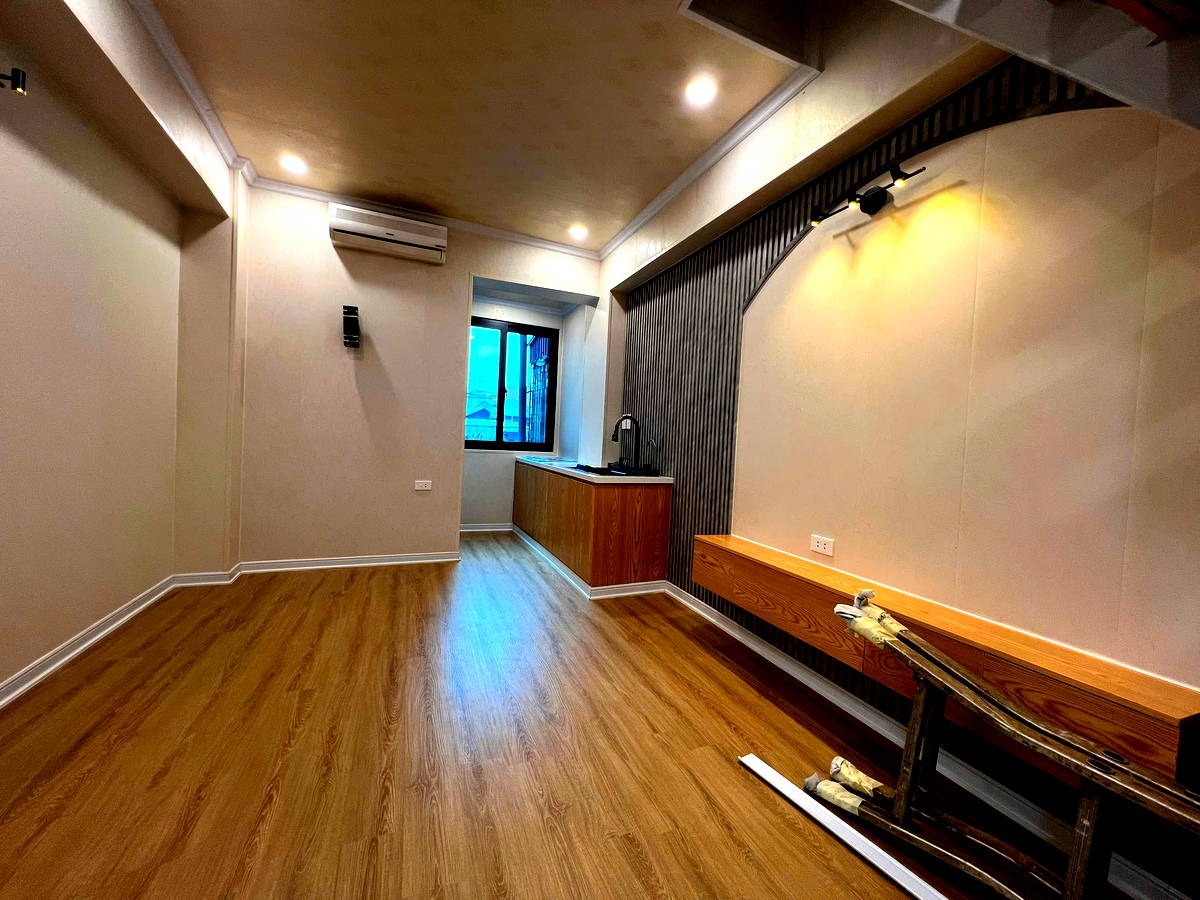 Bán nhà tập thể, PENHOUSE phố Tôn Đức Thắng, quận Đống Đa, 52m2 , 2 phòng ngủ, đẹp, sang trọng.