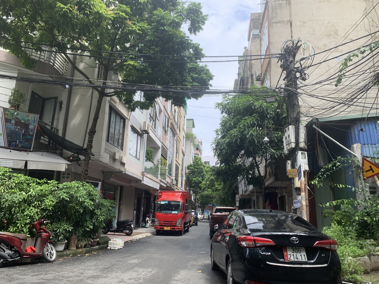 Bán nhà phố Nguyễn Phong Sắc Cầu Giấy Hà Nội 42m, Ôtô, Kinh Doanh, 12tỷ 0979353468.