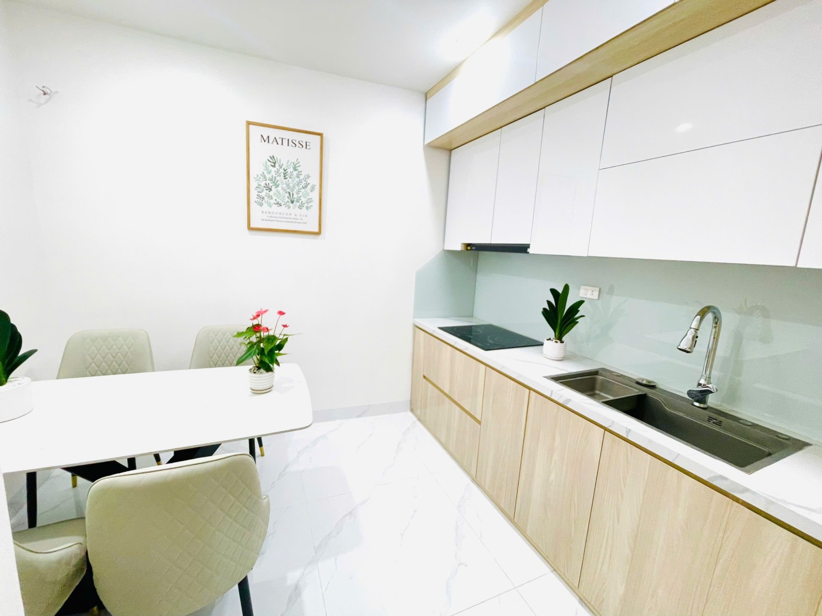 Căn góc, Ô tô 25m, Đẹp ở ngay, Tôn Đức Thắng-0946383428