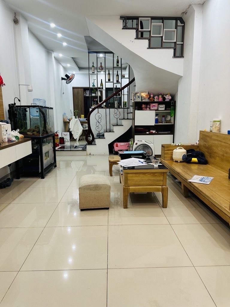 Chính chủ bán gấp nhà Trịnh Đình Cửu Hoàng Mai 55m2 5m mặt tiền 4 tầng chỉ hơn 11 tỷ kinh doanh sầm uất, ô tô đỗ cửa.