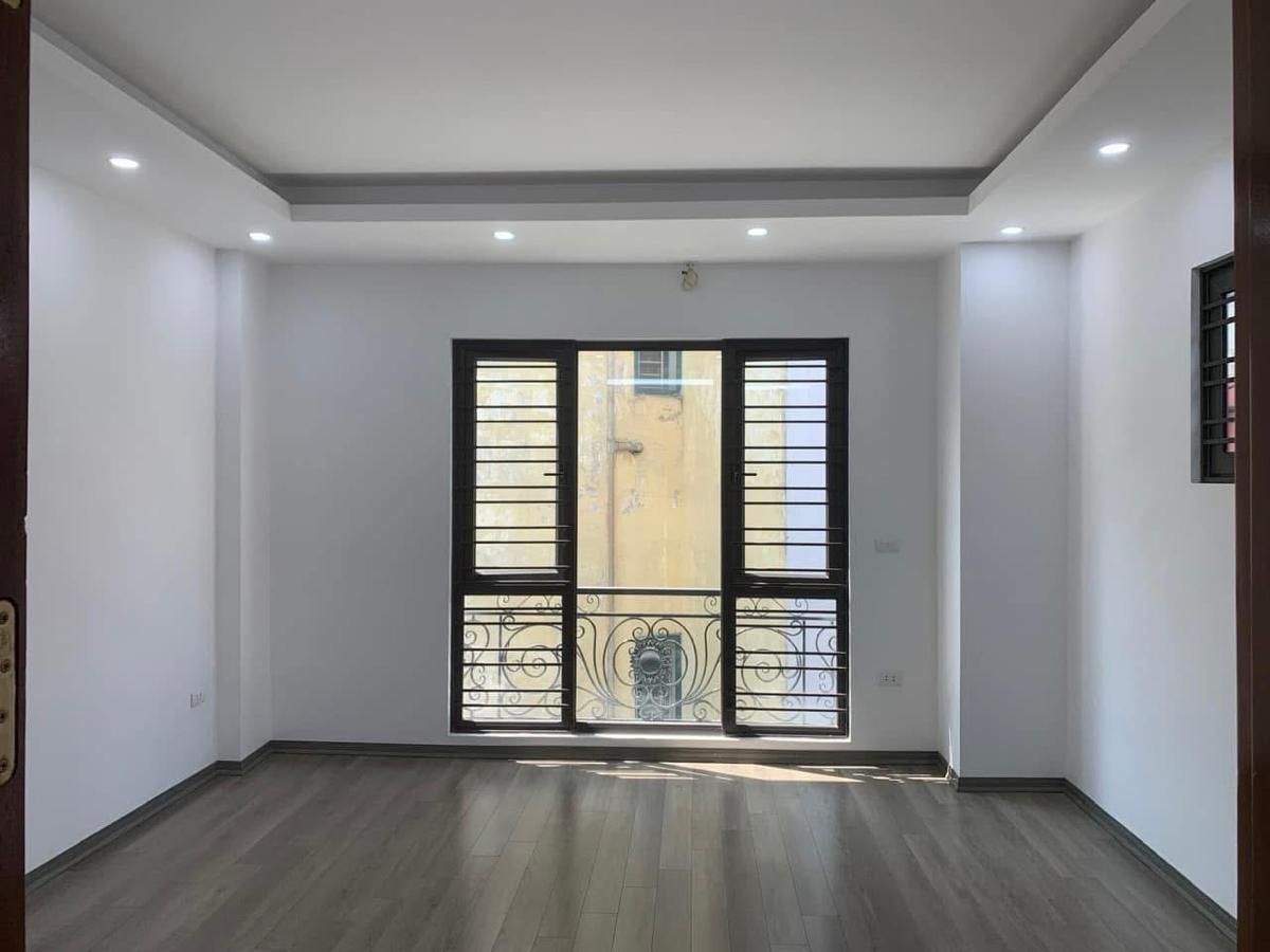 LA THÀNH - ĐỐNG ĐA- KINH DOANH- 30M RA Ô TÔ- THANG MÁY NK - MỚI KEENG ~ HƠN 8 TỶ