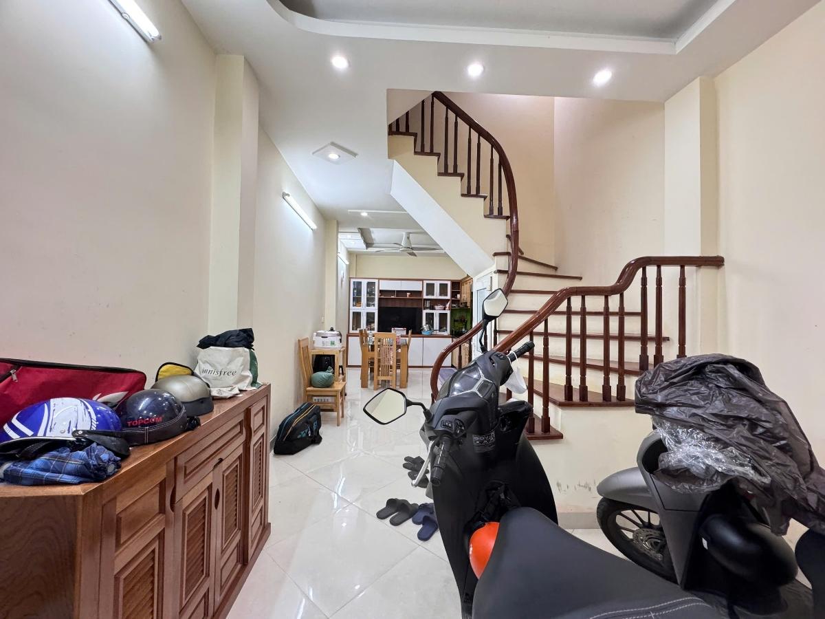 PHÁO ĐÀI LÁNG - ĐỐNG ĐA - LÔ GÓC 2 THOÁNG - Ô TÔ- 15M RA MẶT PHỐ - HƠN 10 TỶ