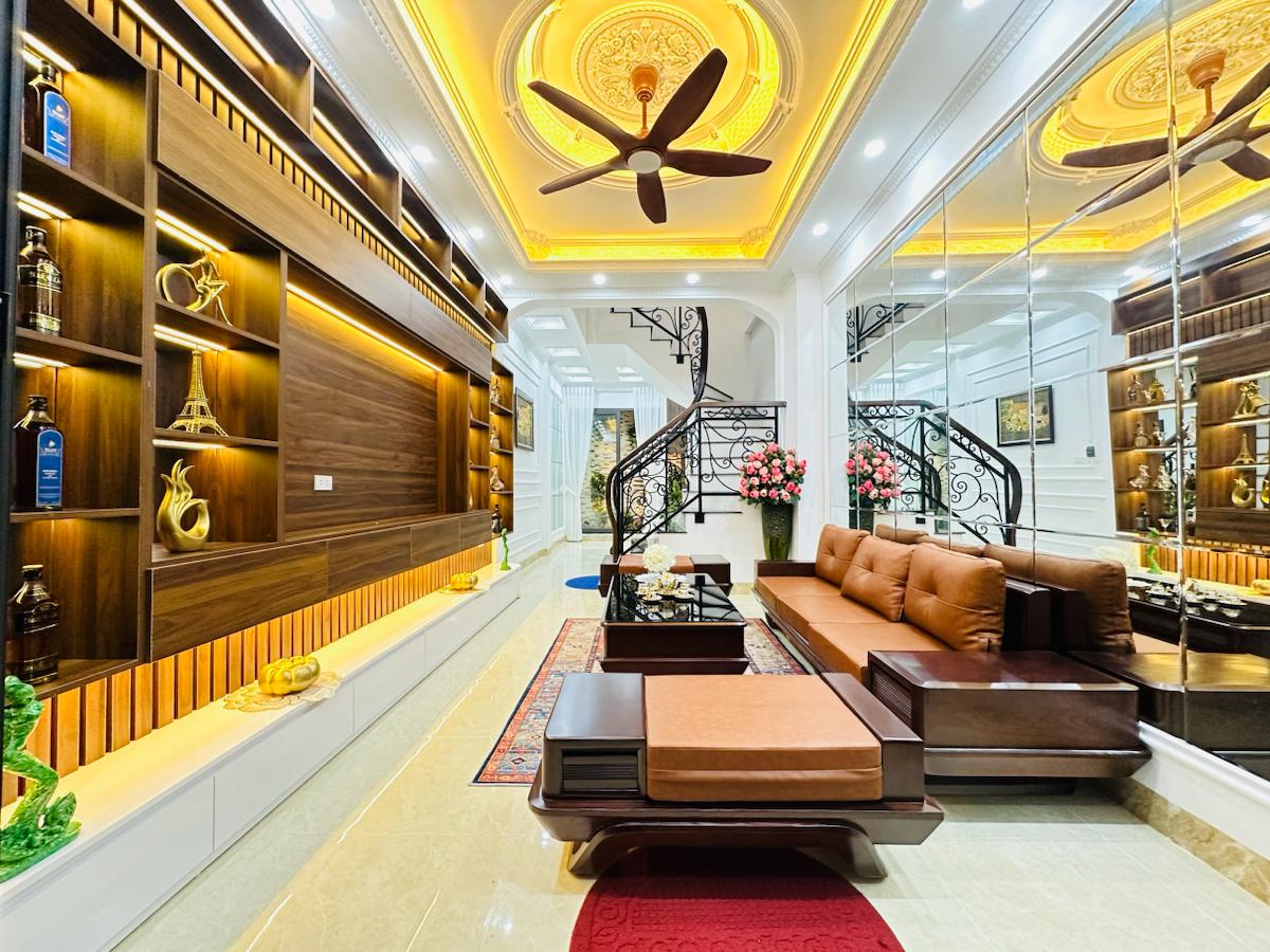 TÂY SƠN - ĐỐNG ĐA- 40M2- MT 4M- Ô TÔ TRÁNH 50M - NHÀ ĐẸP Ở NGAY - NHỈNH 8 TỶ