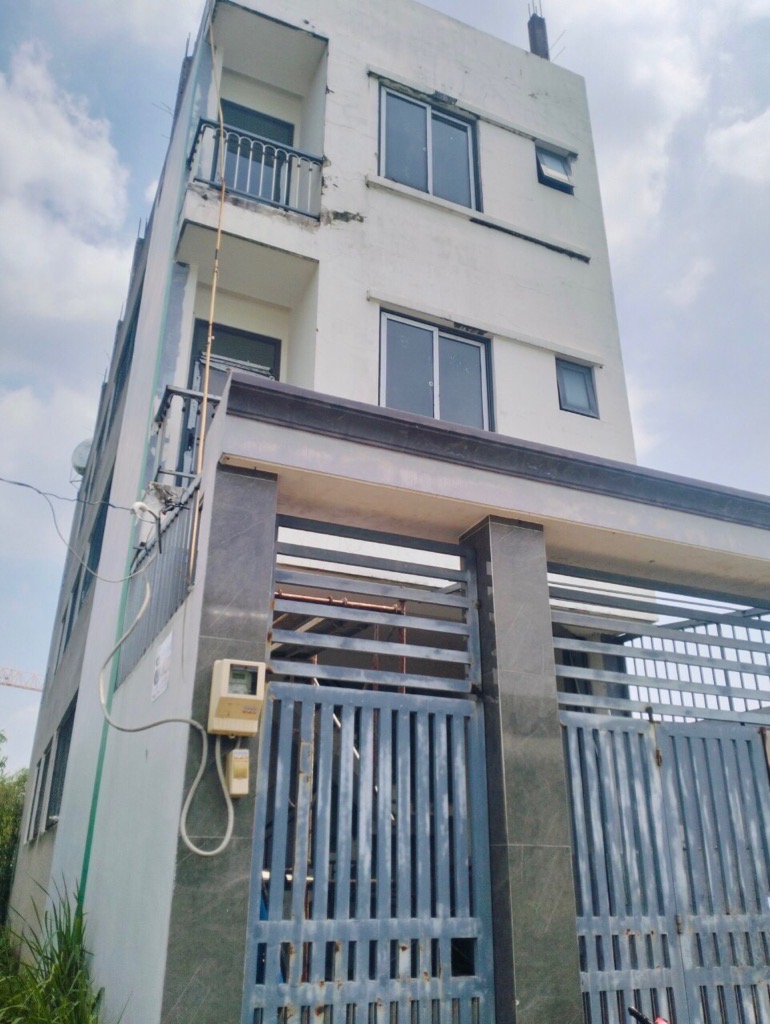 Bán nhà Lò Lu Trường Thạnh Quận 9 , HXH, 100m2* 3 Tầng, giá chỉ 5.2 Tỷ TL