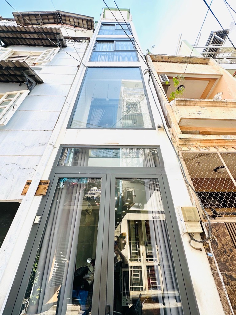 NGAY QUẬN 10 HÒA HƯNG - HẺM XE HƠI ĐẬU TRƯỚC NHÀ - 5 TẦNG 3M7 NỞ HẬU - KHU DÂN TRÍ CAO - SIÊU HIẾM GIẢ RẺ