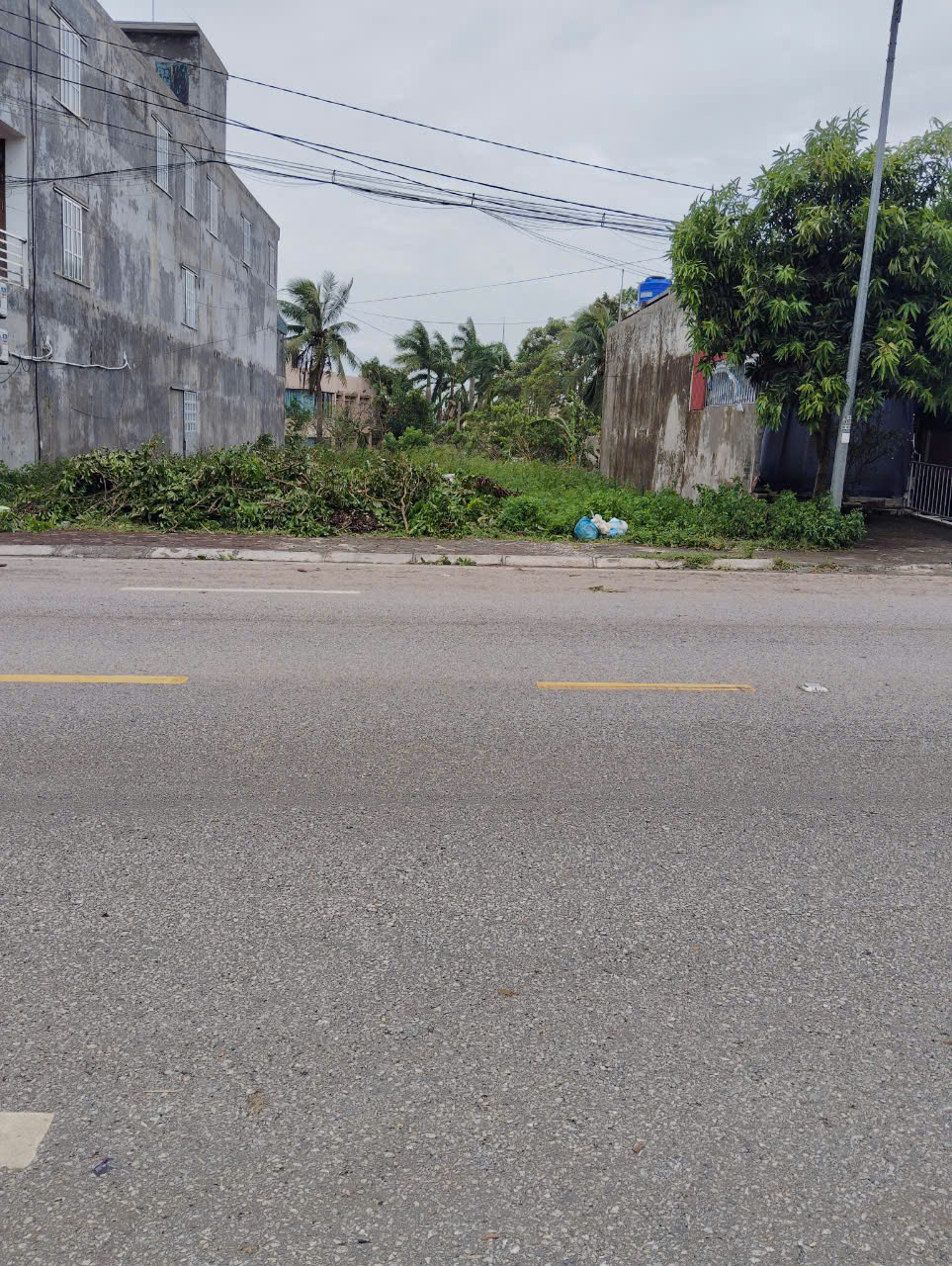 BÁN NHÀ MẶT TIỀN RỘNG - VỊ TRÍ KINH DOAĐẮC ĐỊA NHẤT THỊ TRẤN ĐÔNG HƯNG