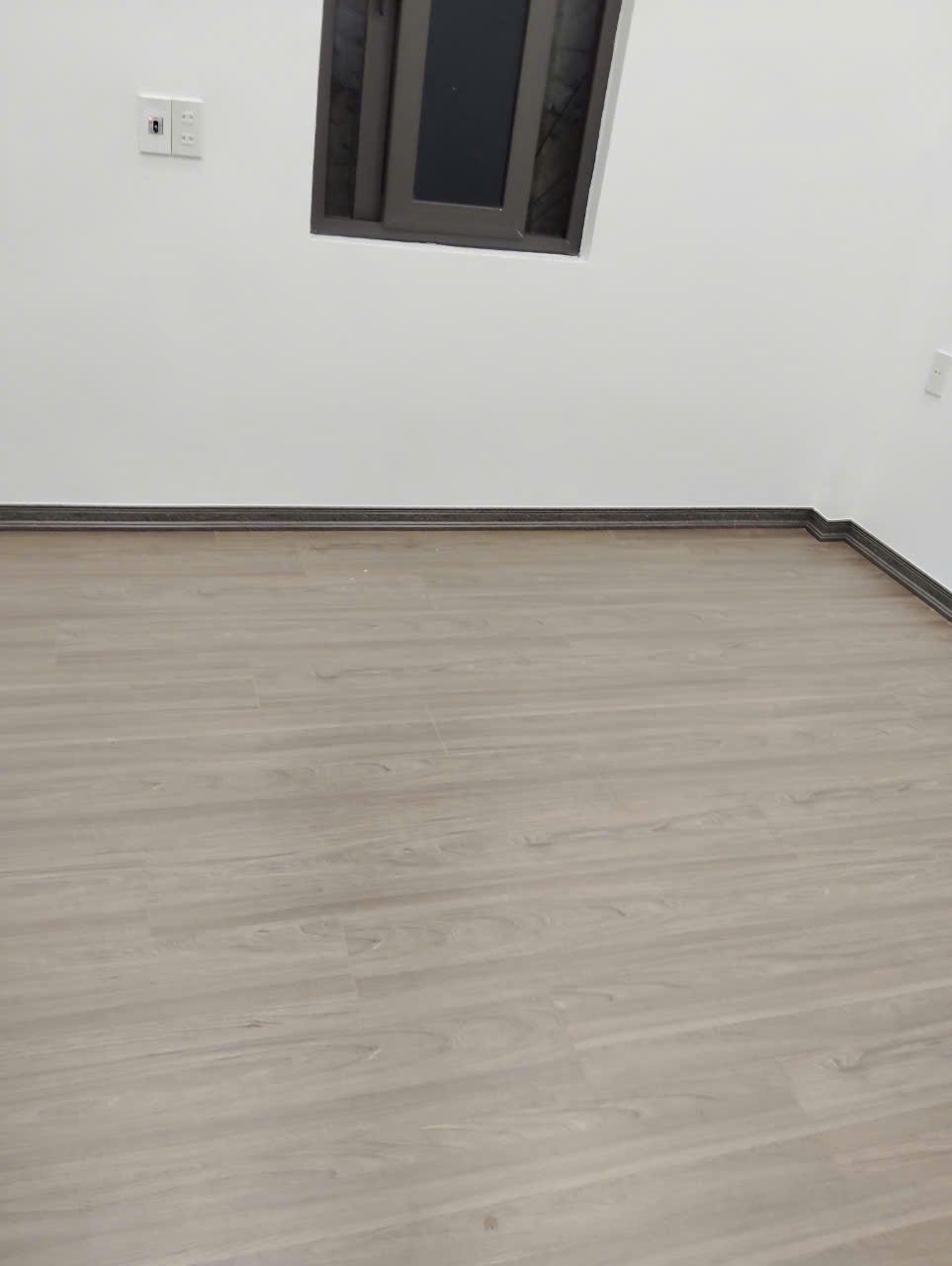 93m2