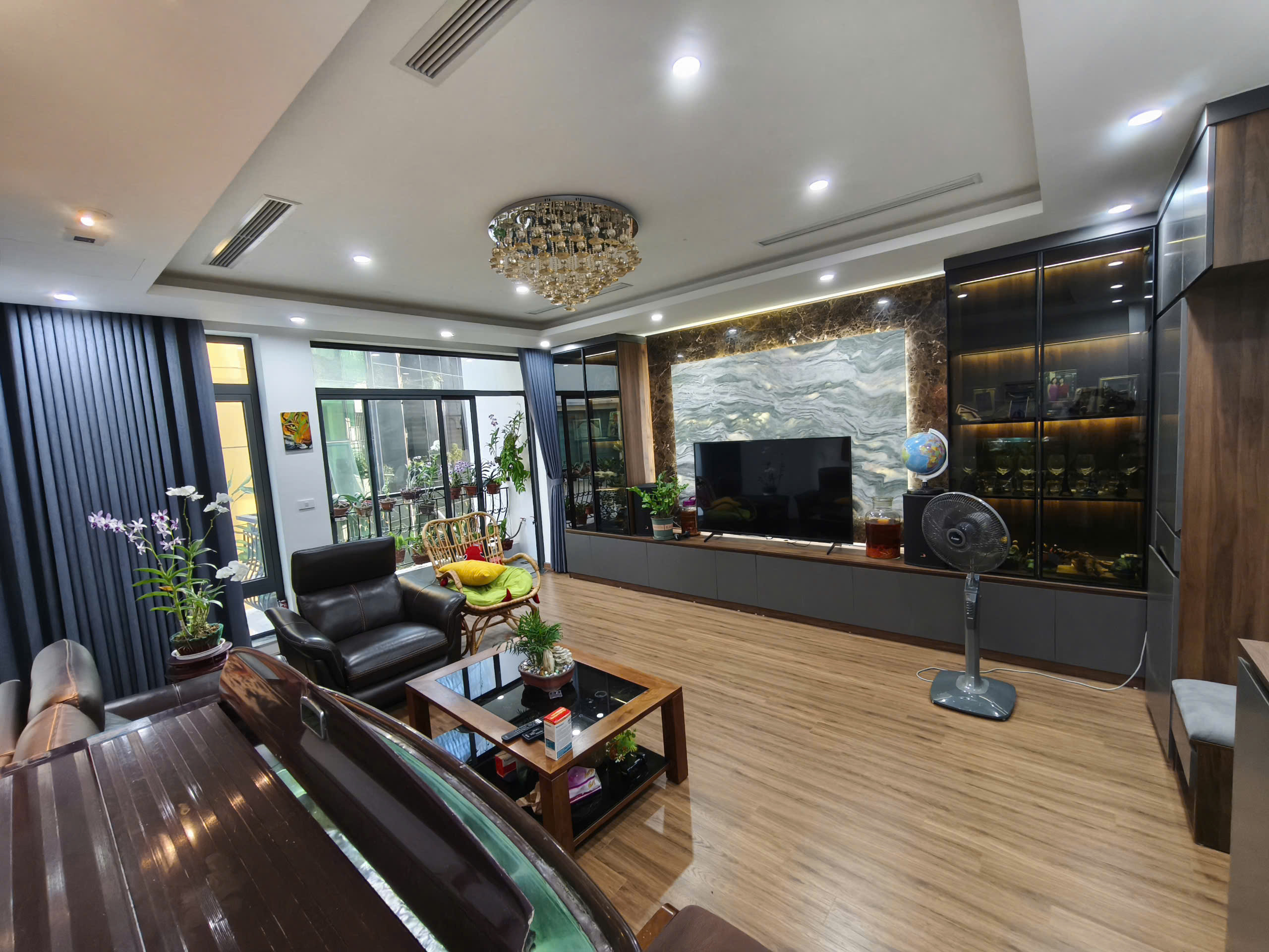 Bán nhà phố Đốc Ngữ, ngõ xe con tránh, nhà mới đẹp, thang máy, ở luôn, 2 thoáng DT 62m2, MT 5m.