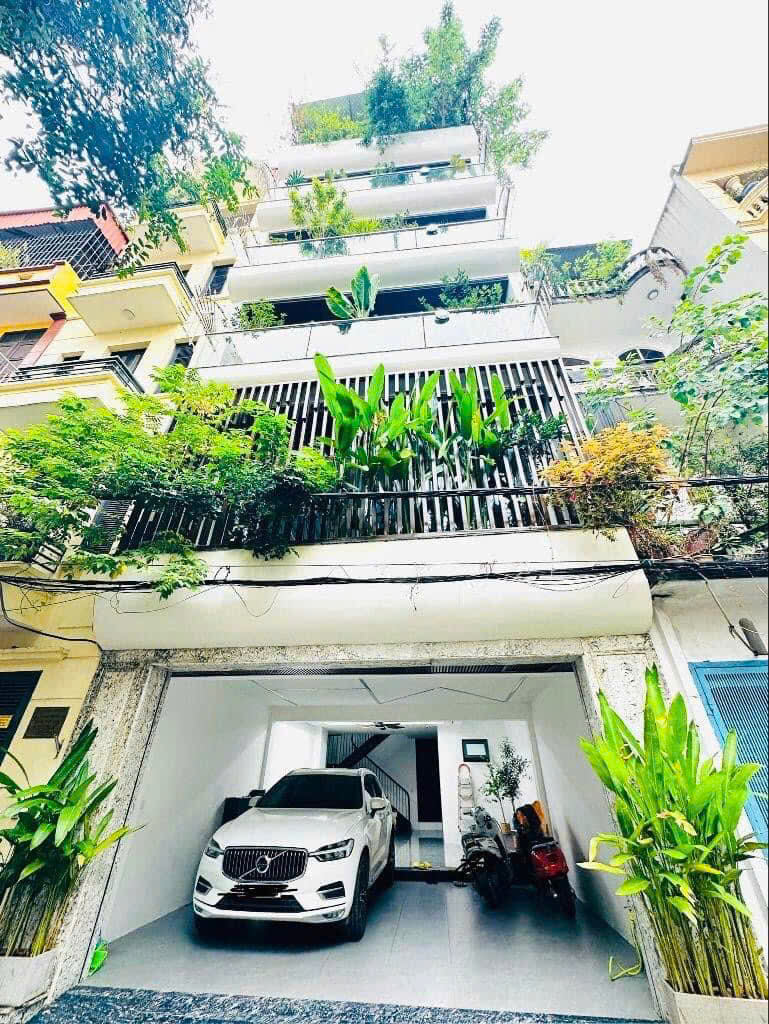 SIÊU PHẨM NHÀ PHỐ MỚI KÍNH KOONG PHỐ TRẠM LONG BIÊN 58 M x 7 TẦNG, HƠN 16.8 TỶ CÓ THƯƠNG LƯỢNG MẠNH THIẾT KẾ HIỆN