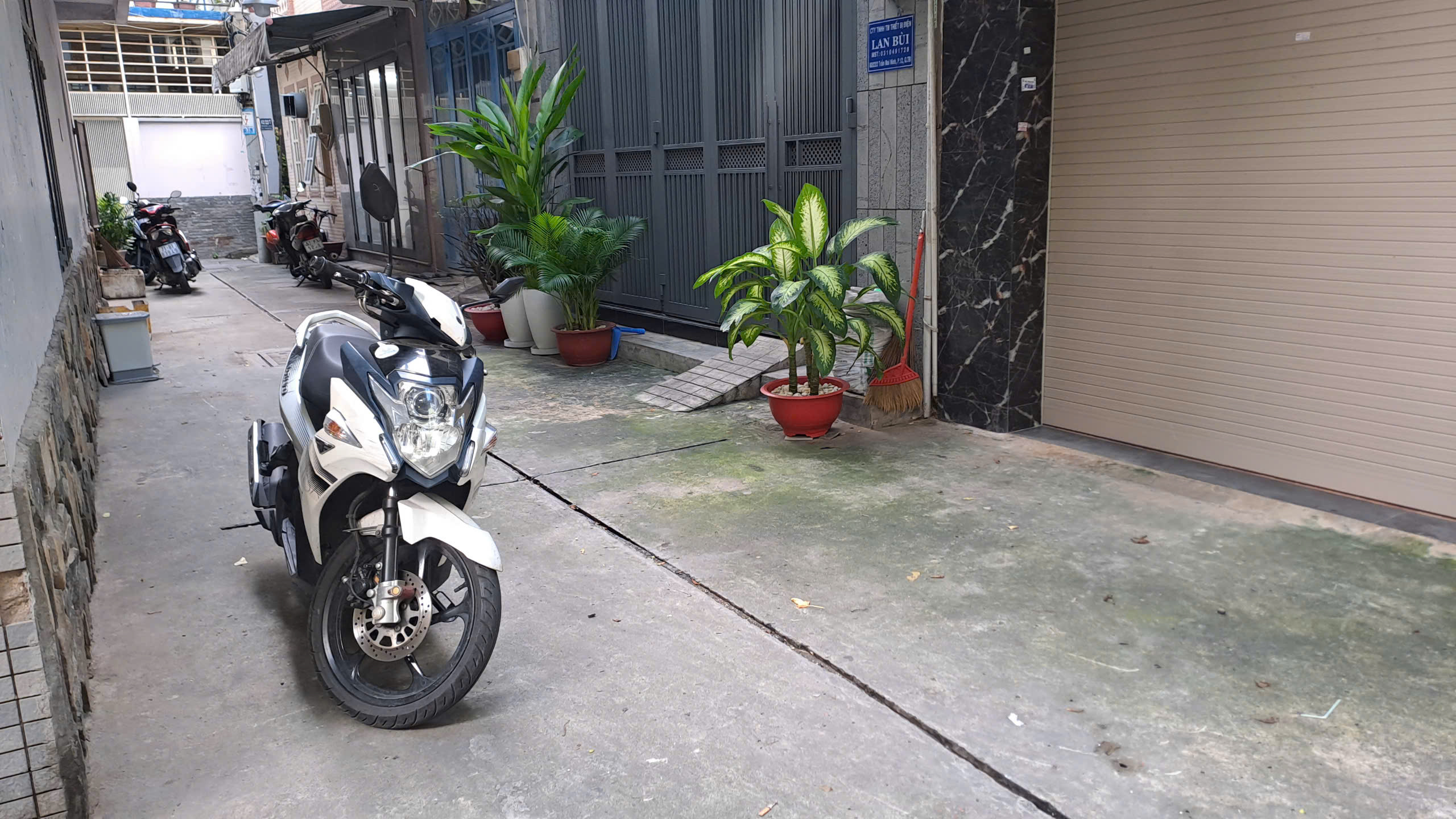 bán nhà Trần Mai Ninh P12 Tân Bình, HXH 1/, 2 mặt tiền- 40 m2- 2 tầng