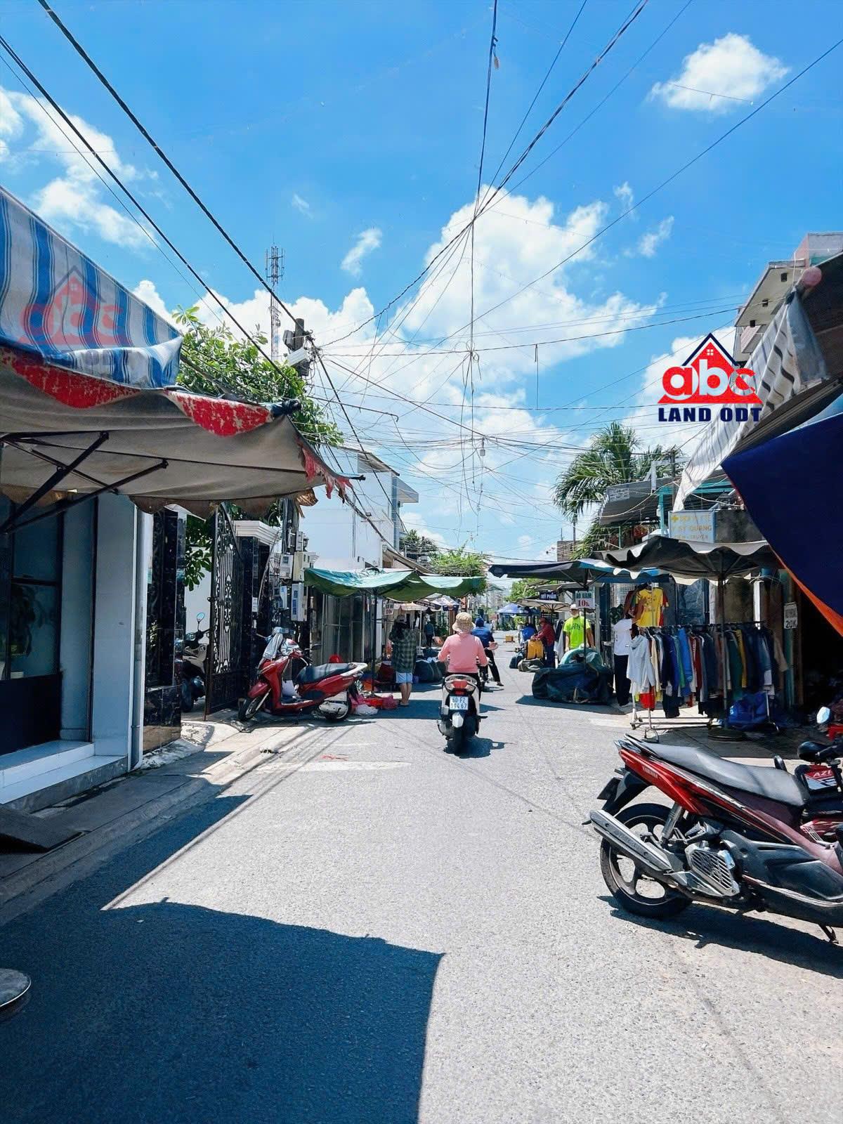 NP981 BÁN nhà mặt tiền kinh doanh chợ kp 6 ( Lê Nin) Gần Trường CĐYT ĐN P.Tân Biên GX Hà Nội .