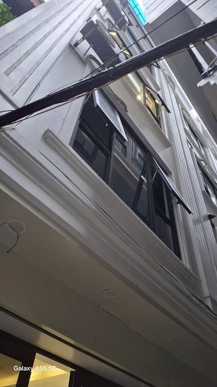 Bán nhà đẹp phố độ cấn.TRUNG TÂM-PHÂN LÔ-Ô TÔ ĐỖ CỔNG-TIỆN ÍCH TUYỆT VỜI.Diện tích 35 mét 6 tầng, mặt tiền 4,5 mét giá