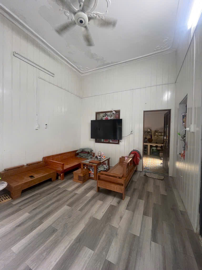 SIÊU PHÂM NGỌC THỤY MỘT CÂN DUY NHẤT LÔ GÓC Ô TÔ ĐỖ CỦA ,DIÊN TÍCH 65M 3 TẦNG MẬT TIỀN 4,4M GIÁ NHỈNH 11 TỶ