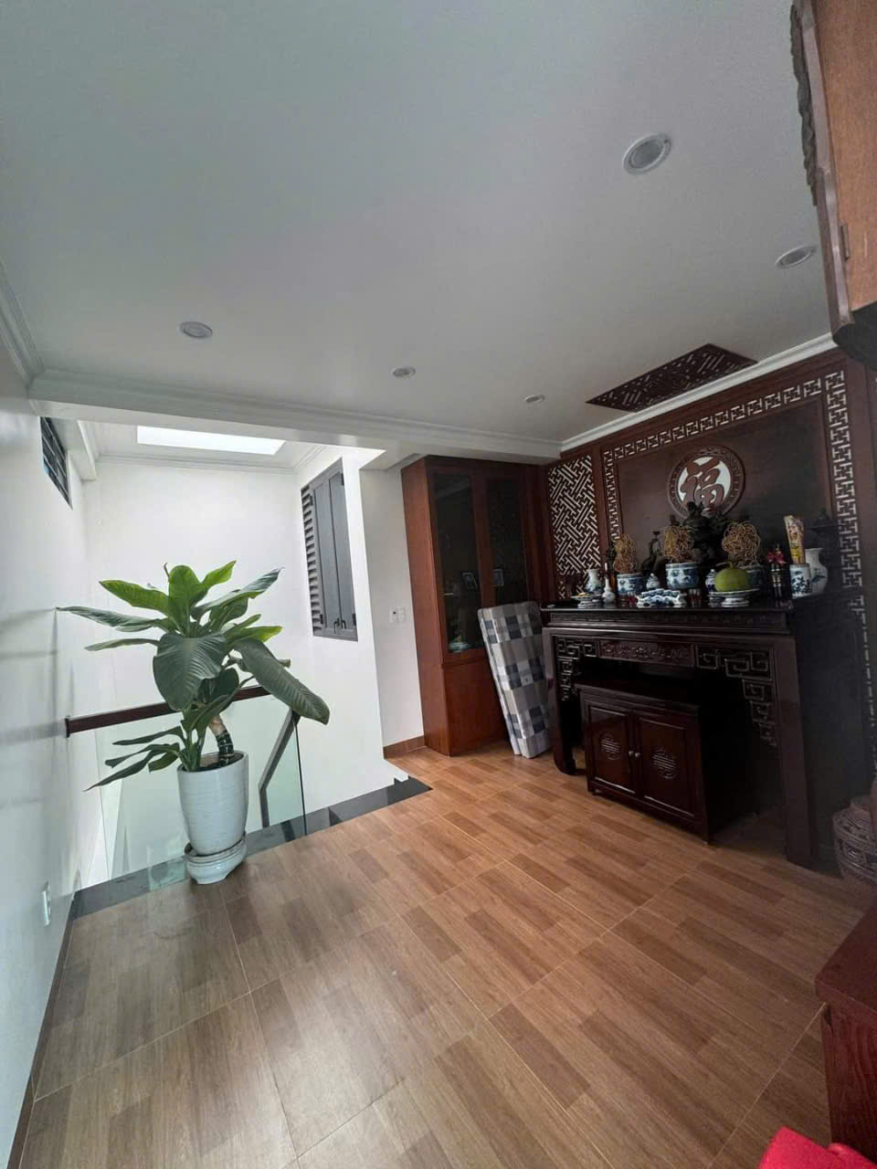 Bán nhà 6 tầng siêu đẹp tuyến 2 phố đi bộ Thế Lữ, Hạ Lý, Hồng Bàng, Hải Phòng. 7,4 tỷ