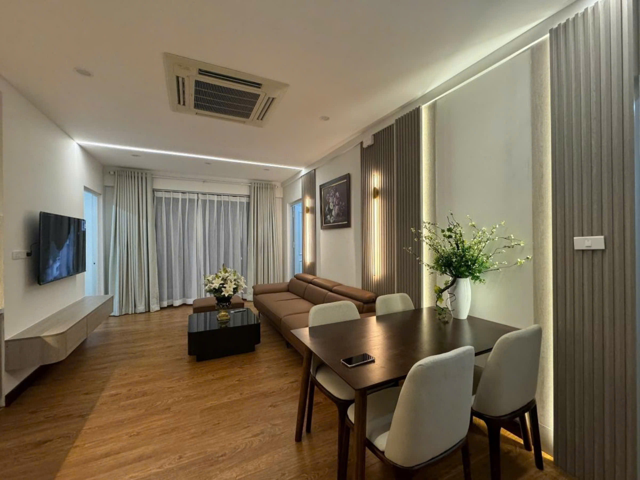 Căn góc CT1 Mễ Trì Hạ 86m 3PN 2WC Full nội thất, 5.65 tỷ