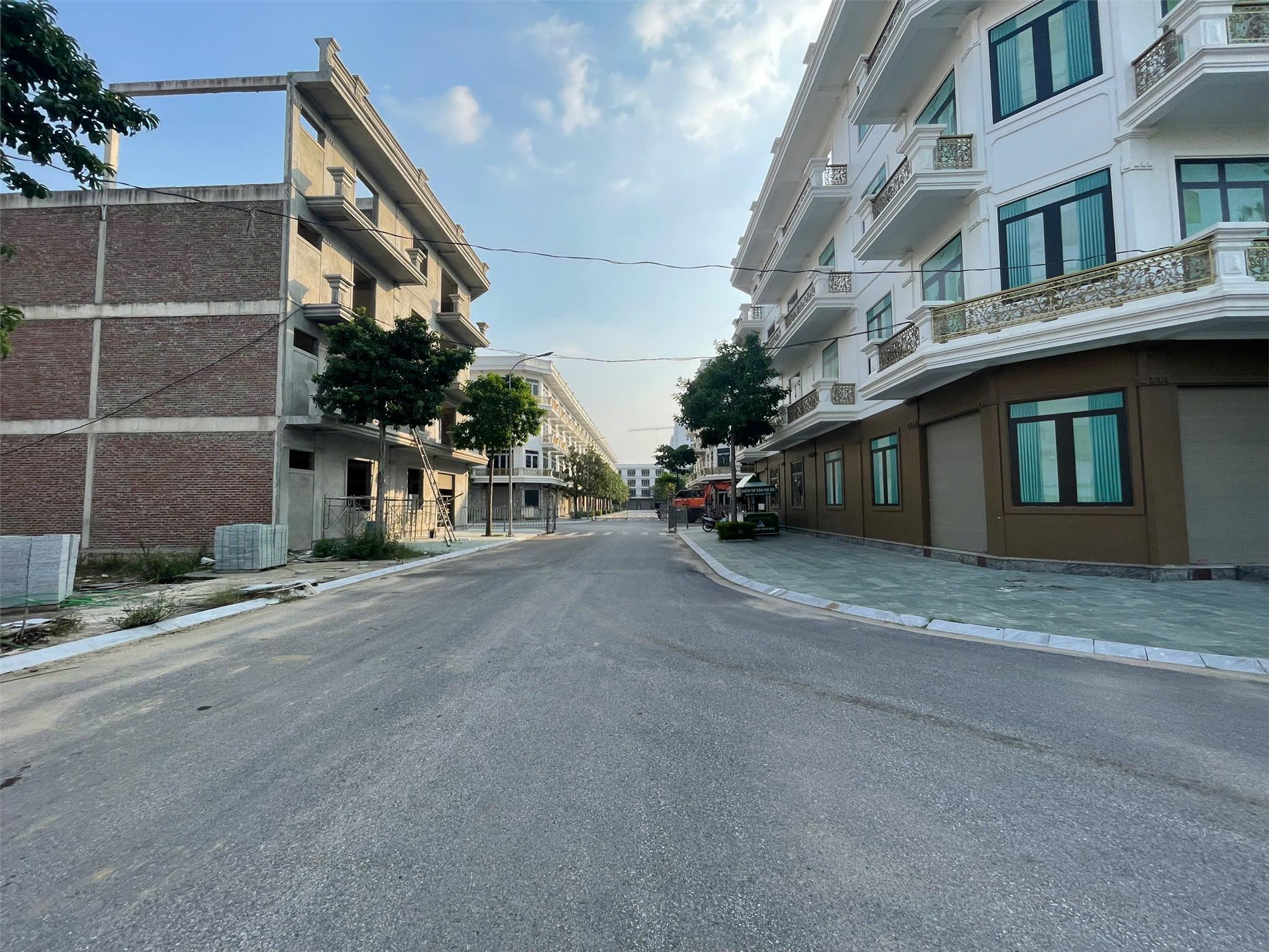 NHÀ 4 TẦNG TRUNG TÂM TP.THANH HÓA. 3.2 TỶ FULL SỔ. NHẬN NHÀ NGAY. CĐT: 0966 343 969