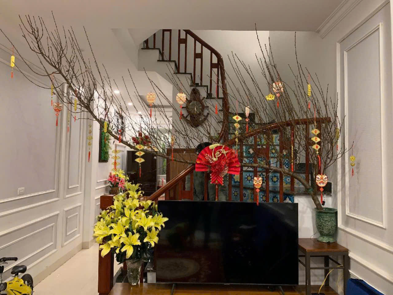 NHÀ ĐẸP - PHỐ TRẠM - 42M ,5 TẦNG NGÕ THOÁNG - 3 BƯỚC RA OTO TRÁNH - TẶNG NỘI THẤT 7,9 TỶ CHÓT NGAY