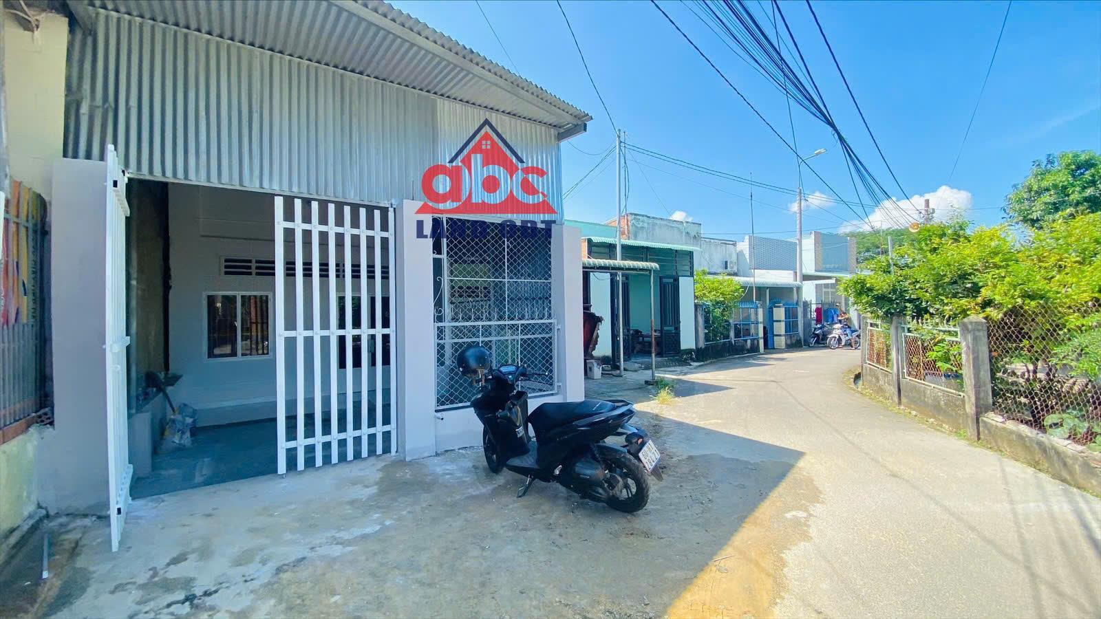 Np994 BÁN NHÀ CẤP 4 GẦN NGAY UBND BẦU HÀM .TRẢNG BOM .ĐỒNG NAI