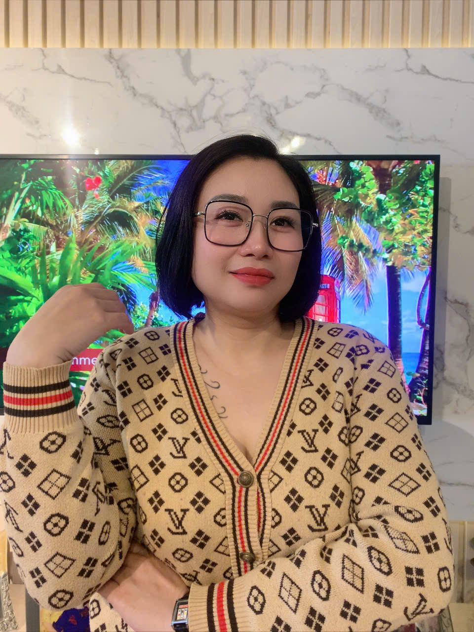 Bán nhà Đặng Thai Mai, dân tri cao, ô tô đỗ cửa, tiện ích hoàn hảo. DT 27/35m2 x 6T x 4 ngủ. Giá 9 tỷ 9